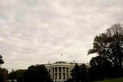 Obamas hire stars' designer to revamp White House