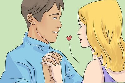 What Holding Hands Means for Your Relationship