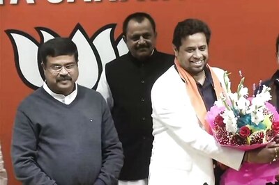 BJP MP Soumitra Khan Threatens to Beat up TMC Workers, Burn Police Vehicles