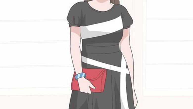 How to Wear a Clutch