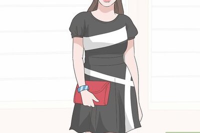 How to Wear a Clutch