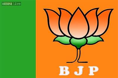 Police stops BJP workers from entering violence-torn Birbhum