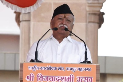 'Potential to Destabilise Economy': RSS Chief Mohan Bhagwat Slams Bitcoin in Dussehra Speech