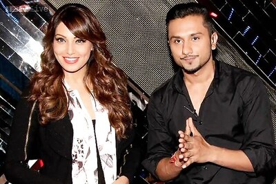 Yo Yo Honey Singh has the magic touch, would love to work with him: Bipasha Basu
