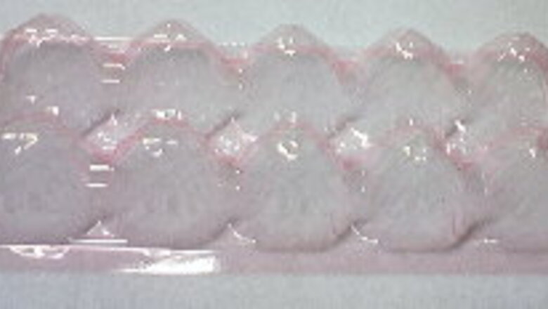 How to Make a Carnation from a Plastic Egg Carton