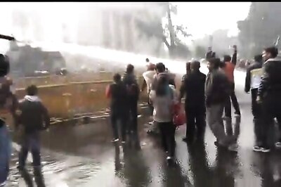 Delhi gangrape: Police use water cannons on crowds