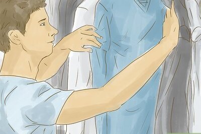 How to Attract Girls Without Talking to Them