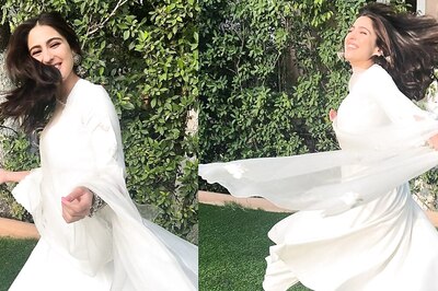 Sara Ali Khan Is Absolutely the Epitome of Ethnic Fashion as She Exudes Grace in a Pretty White Salwar Suit