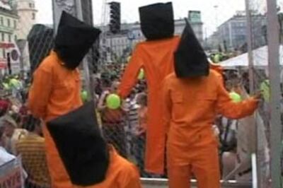 Obama orders Guantanamo prison be shut down