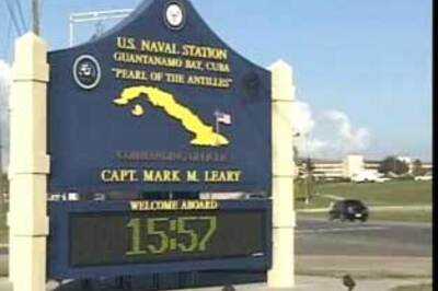 Judge rebuffs Obama, refuses to suspend Gitmo hearing