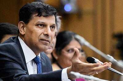 Next RBI Chief Faces Balancing Act on Bank Clean-up