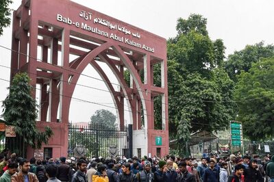 'Babri' Slogans Raised, Police Personnel Deployed Outside Jamia Millia Islamia