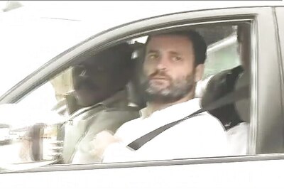 Rahul Gandhi Stops Over For Tea in Rural UP, Meets Priyanka