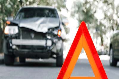 Delhi: Speeding BMW Rams into Parked Vehicle, it in Turn Hits 4 Pedestrians
