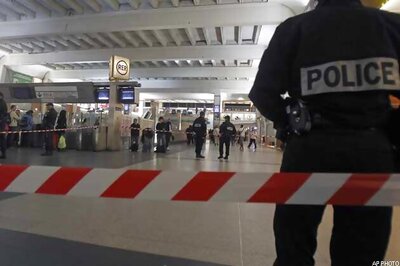 French police search for man who stabbed soldier