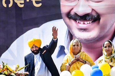 What Explains the Success of AAP, Political Unicorn of IITian Arvind Kejriwal