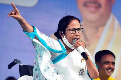 Mamata Banerjee Questions Disparity in Pricing of Covishield for State and Private Hospitals