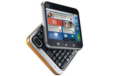 Motorola announces Flipout Android phone
