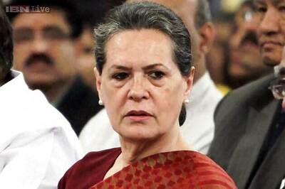 Sonia Gandhi approves five election committees for Delhi