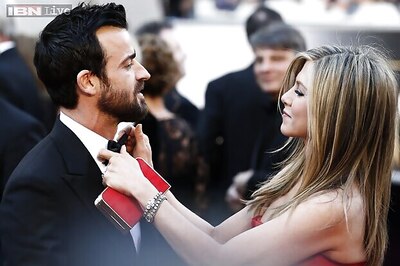 Why are Aniston, Theroux taking up relationship counseling?