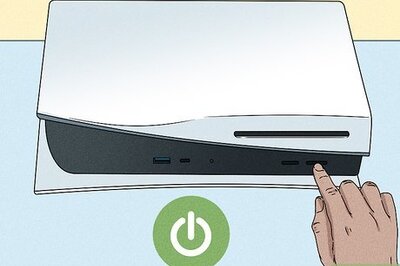 Connecting a PS5 Controller Wirelessly or via USB