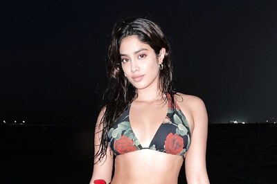 Janhvi Kapoor Slips into Sexy Bikini During Her Dubai Trip With Khushi Kapoor; See Pics