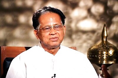 PM talks to Tarun Gogoi over Assam violence