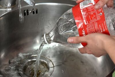 How to Make a Plastic Bottle Wormery