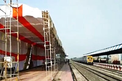 Indian Railways Hikes Platform Ticket Price at These Mumbai Stations to Control Chain-Pulling Incidents