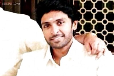 Happy birthday Vikram Prabhu: The 'Arima Nambi' actor thanks his fans; posts family photo on Twitter