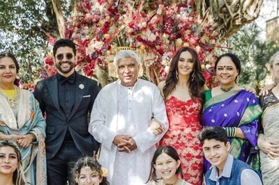 Shabana Azmi, Honey Irani, Javed Akhtar, Farhan Akhtar And Shibani Dandekar Pose For Happy Family Pic