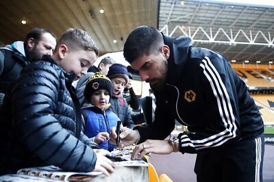 Wolverhampton Wanderers Ask Players to Avoid Selfies with Fans Amid Coronavirus Outbreak