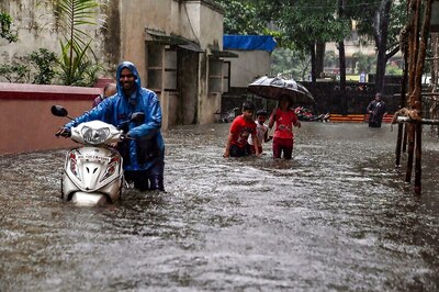 Heavy Rains Claim 4 Lives in Maharashtra, 106 Picnickers Stranded at Waterfall Rescued