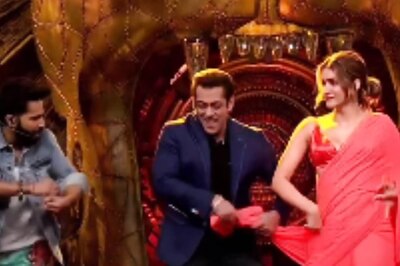 Salman Khan Learns Thumkeshwari Hook Step With Varun Dhawan And Kriti Sanon; Watch Fun Video