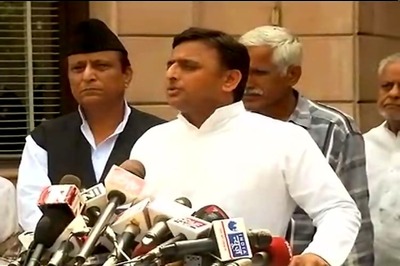 Dadri lynching: Politicians continue to make a beeline at Bishada, Akhilesh assures justice to victim's family
