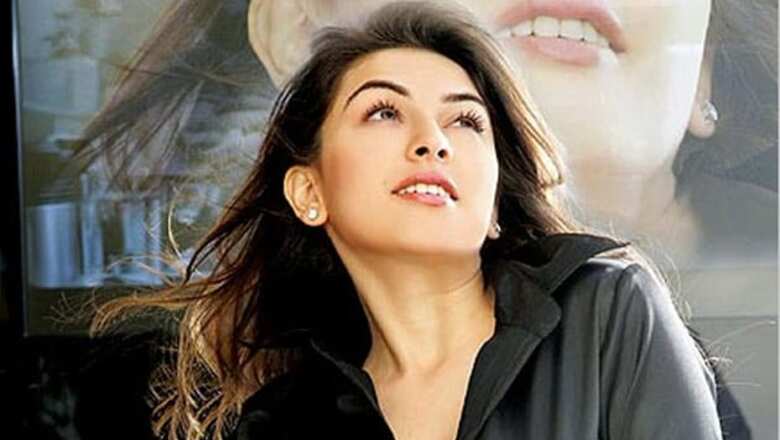 Hansika to star in Telugu film 'Something Something'