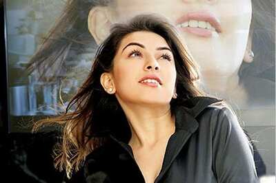 Hansika to star in Telugu film 'Something Something'