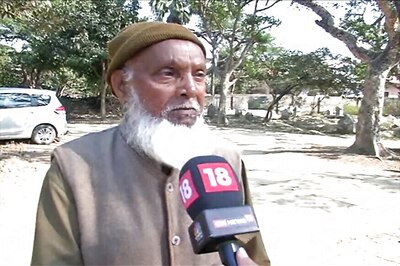 With no Religious Bias, Mohd Sharif Has Cremated 25000 Unclaimed Bodies