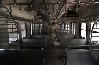 Mumbai Local Trains, Kolkata Metro to Allow NEET Candidates to Travel Using ID Cards and Hall Tickets