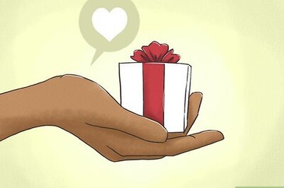How to Present a Romantic Gift