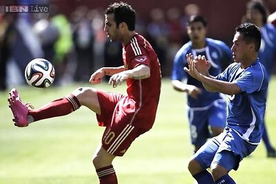 Diego Costa looks healthy as Spain tops El Salvador 2-0
