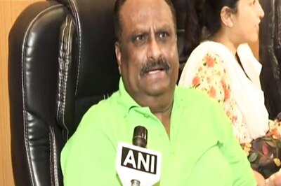 Sameer Wankhede's Father Files Police Complaint Against Nawab Malik Under SC/SC Act