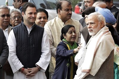 OPINION | 2017 in Politics: PM Narendra Modi Remains Unquestioned as '8% Congress' Turns Right of Centre