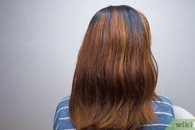 How to Curl Short Hair with a Curling Iron