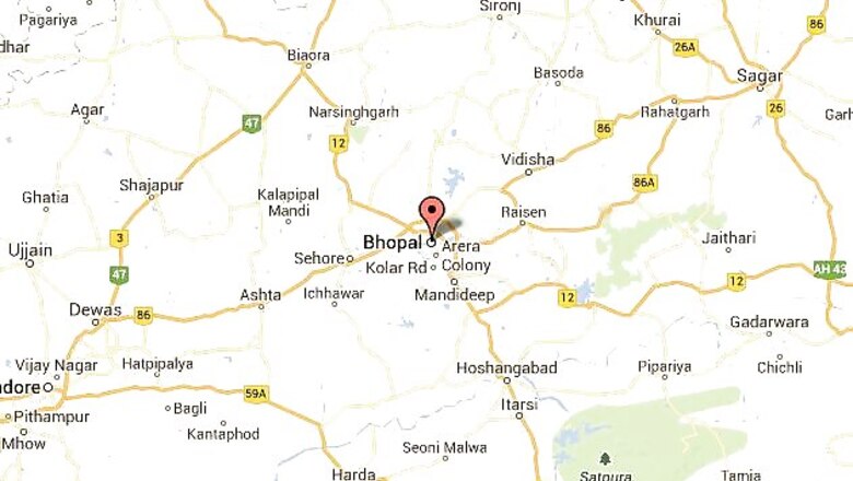 Two persons killed as car hits auto-rickshaw
