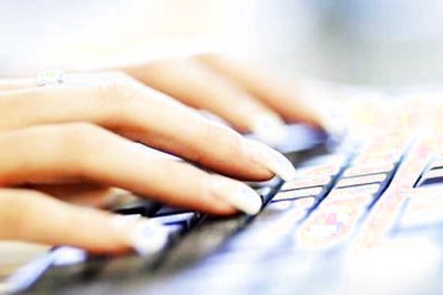 Pakistan's Online Agony Aunt Tearing Down Taboos