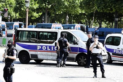 Car Hits Soldiers Outside Paris, Six injured: Police