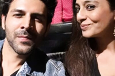Kartik Aaryan Reunites With Bhool Bhulaiyaa 2's Manju Aka Tabu At Salman Khan's B'day Bash; See Pic