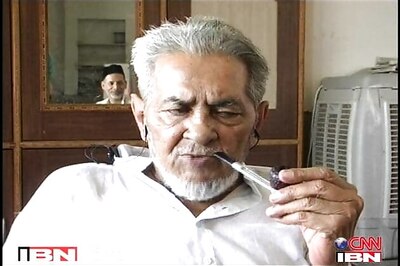 Khalil Chisty reaches Delhi enroute to Pakistan