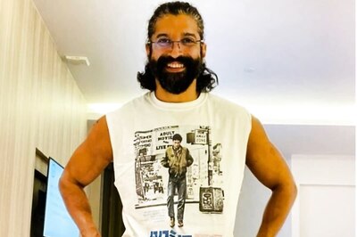 Farhan Akhtar Urges People to 'Stay Home, Stay Safe'